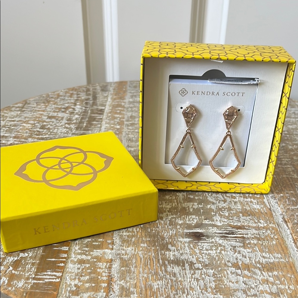 Kendra Scott Gold Geometric Earrings